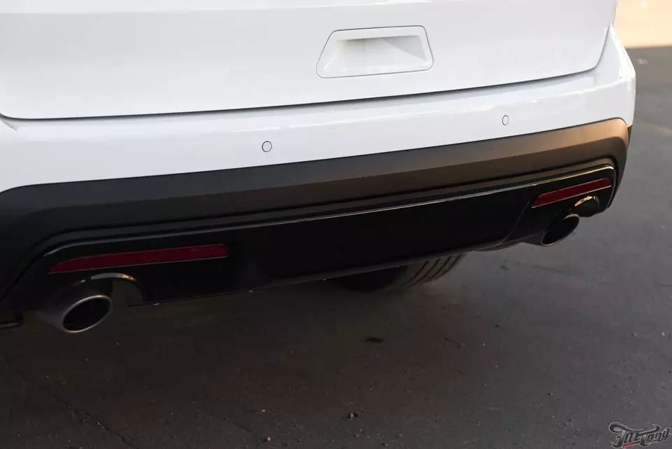 Ford Explorer. Удаление хрома и окрас в черный глянец.